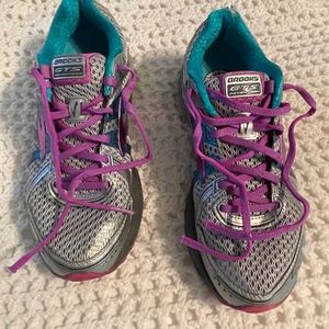 Brooks GTS Seventeen running shoe size 7 with Superfeet Insoles